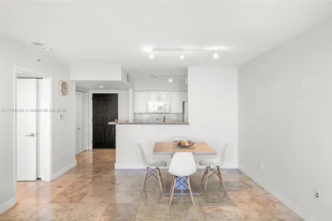 90 Alton Rd # 1706, Miami Beach FL 33139