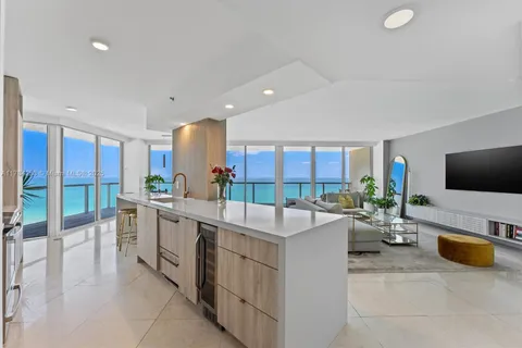 7330 Ocean Ter # B, Miami Beach FL 33141