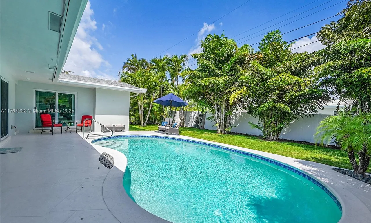 2133 NE 63rd Ct, Fort Lauderdale FL 33308