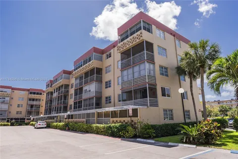 410 NW 68th Ave # 205, Plantation FL 33317