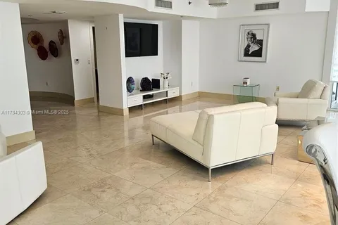 18911 Collins Ave # 405, Sunny Isles Beach FL 33160