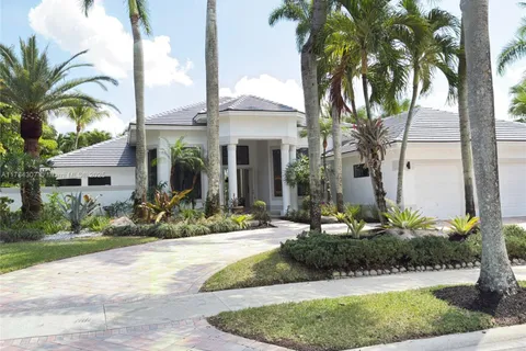 2486 Poinciana Ct, Weston FL 33327