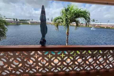 900 SW 10th Ter # 21S, Hallandale Beach FL 33009