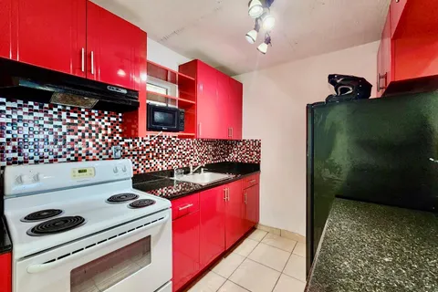 424 SW 7th St # 403, Miami FL 33130