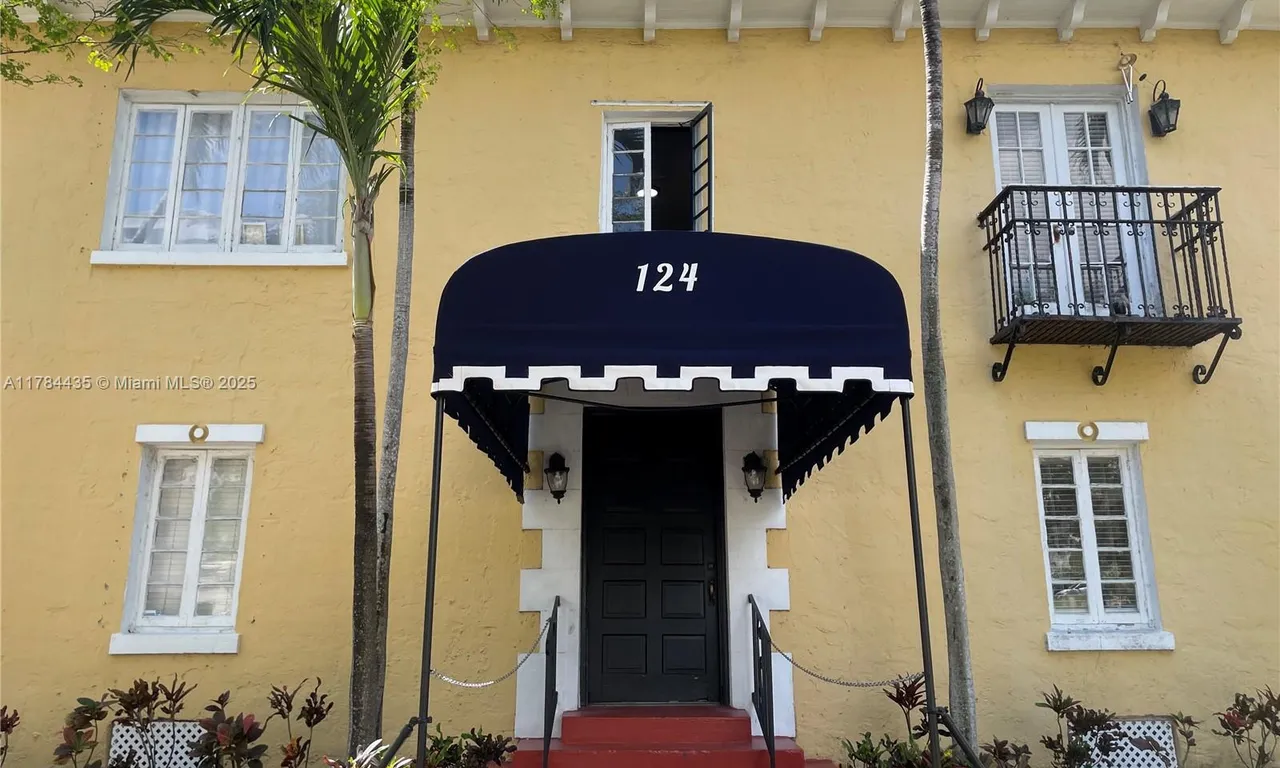 124 Mendoza Ave # 3, Coral Gables FL 33134