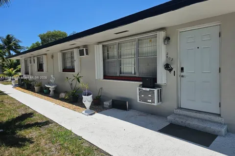 2407 Cleveland # 2407, Hollywood FL 33020