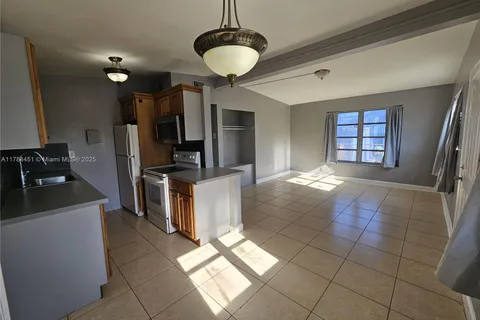 272 NW 30th Ter, Fort Lauderdale FL 33311