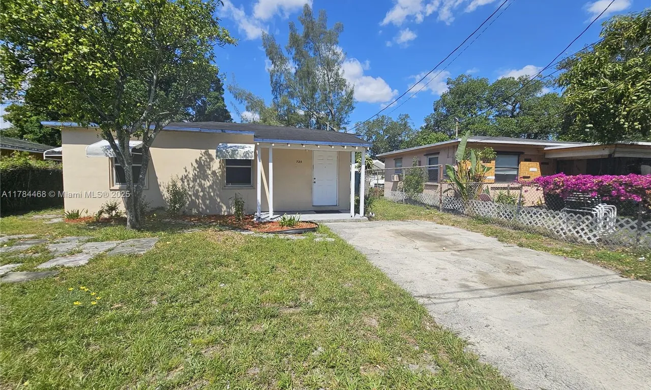 723 NW 15th Way, Fort Lauderdale FL 33311