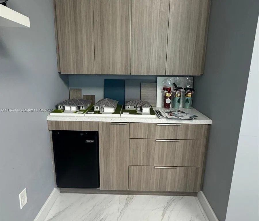 19790 W Dixie Hwy # 308, Aventura FL 33180