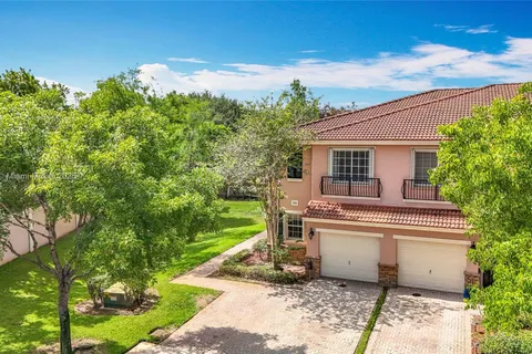 294 Las Brisas Cir, Sunrise FL 33326