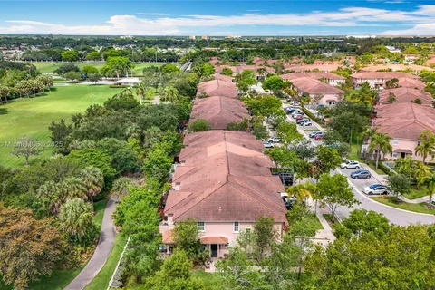 294 Las Brisas Cir, Sunrise FL 33326