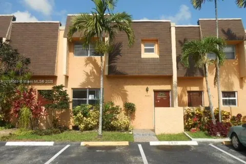 5831 Blueberry Ct # 80, Lauderhill FL 33313
