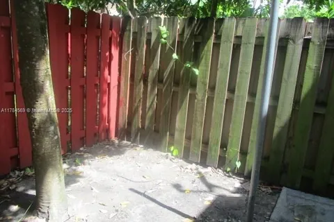 5831 Blueberry Ct # 80, Lauderhill FL 33313