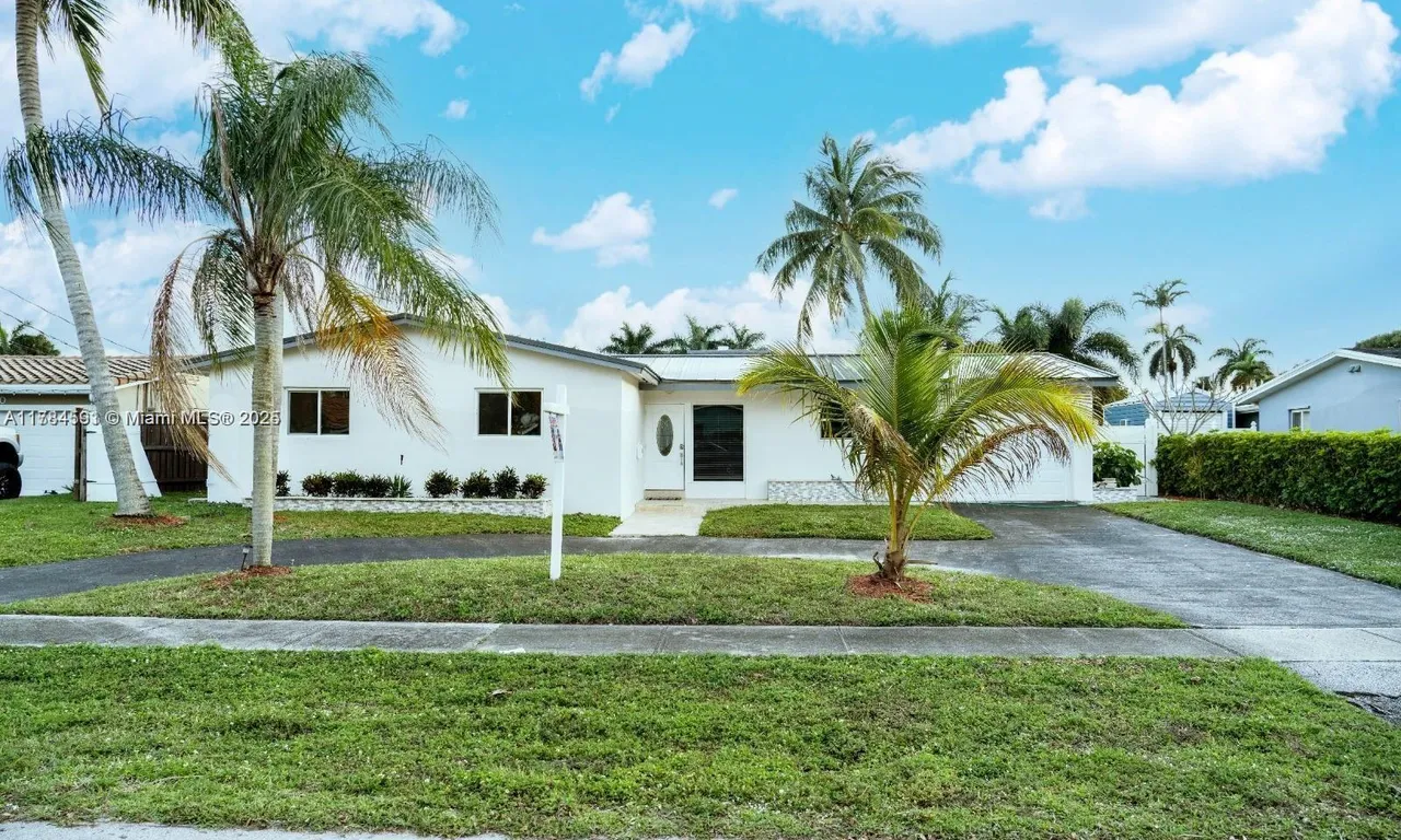 5820 SW 17th St, Plantation FL 33317