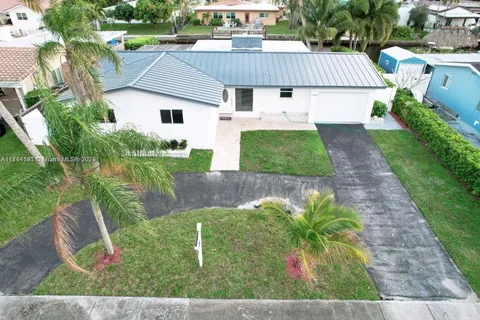 5820 SW 17th St, Plantation FL 33317