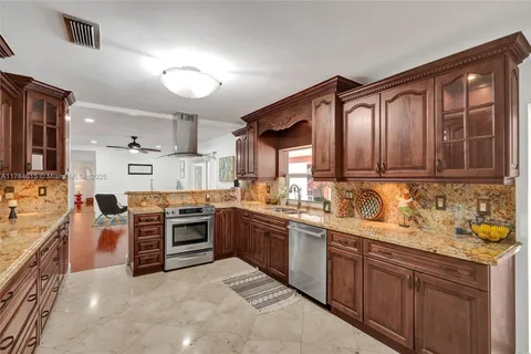 7360 SW 120th St, Pinecrest FL 33156