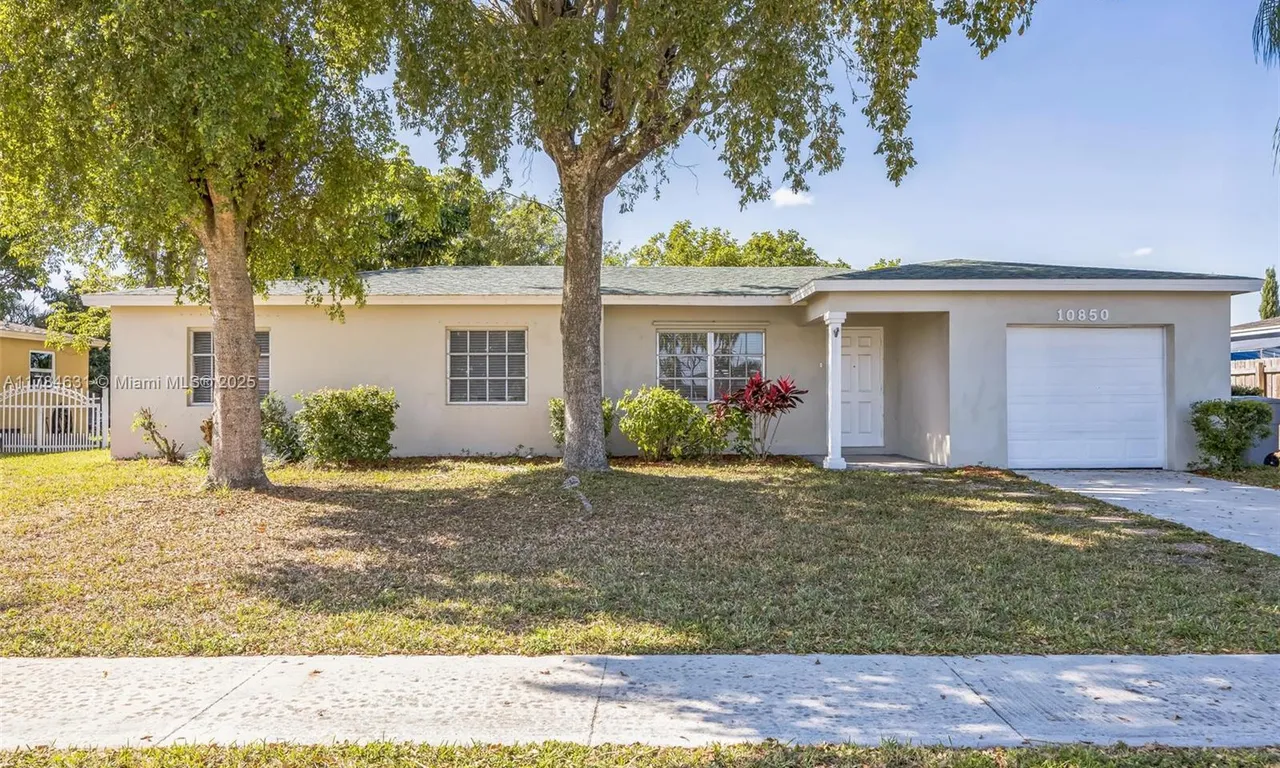 10850 Eureka St, Boca Raton FL 33428