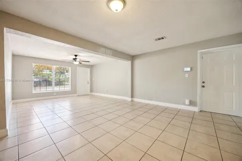 2515 N 66th Ave, Hollywood FL 33024