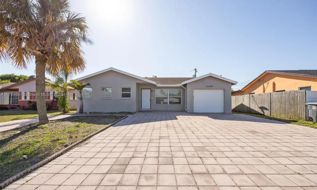 22188 SW 59th Ave, Boca Raton FL 33428