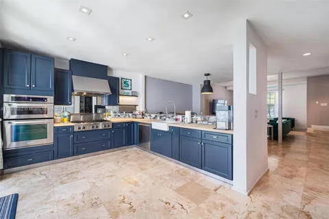 7765 SW 54th Ct # 7765, Miami FL 33143
