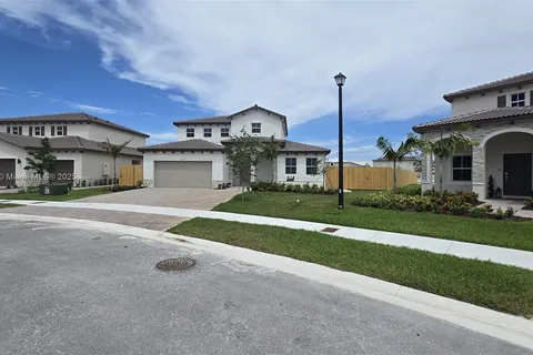 2727 SE 23rd Ter, Homestead FL 33035