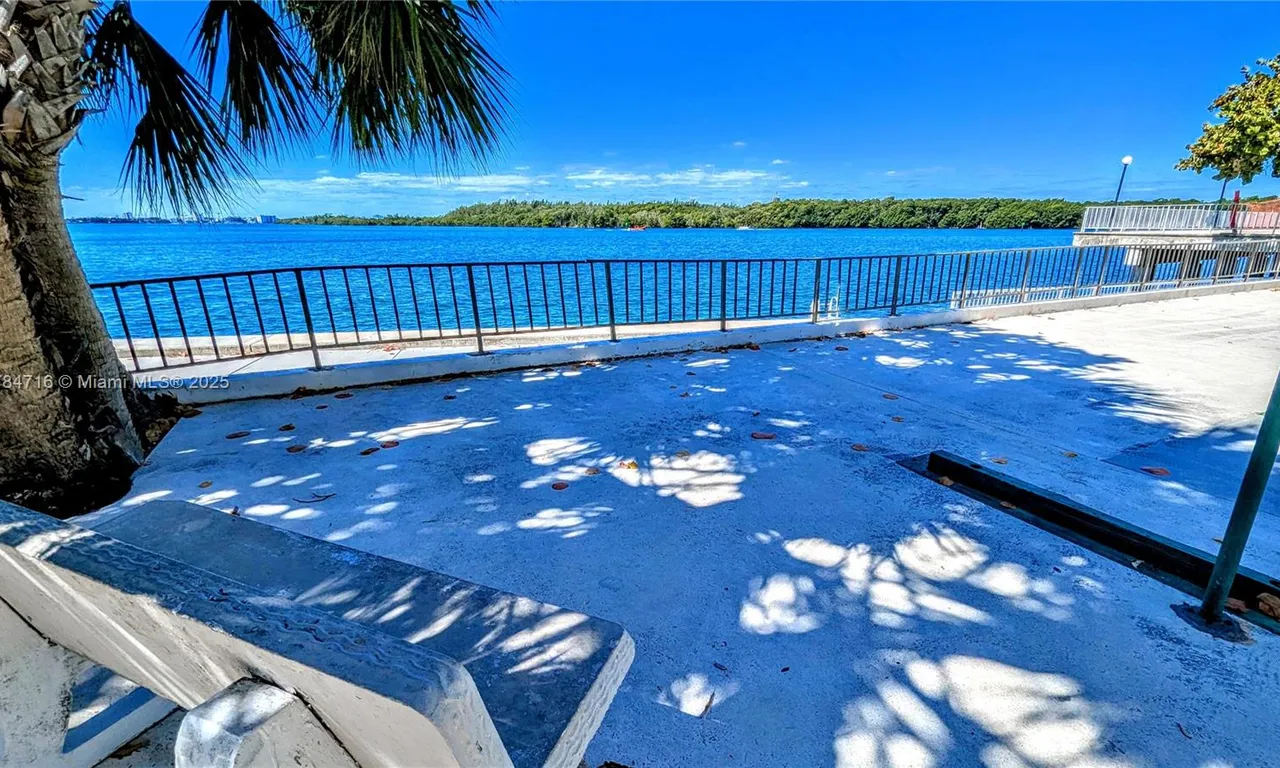 300 Bayview Dr # 206, Sunny Isles Beach FL 33160