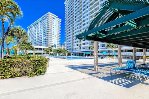 300 Bayview Dr # 206, Sunny Isles Beach FL 33160