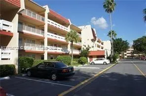 1025 Country Club Dr # 305, Margate FL 33063