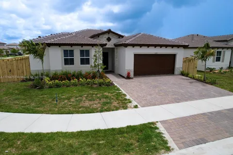 2305 SE 29th CT # 2305, Homestead FL 33035