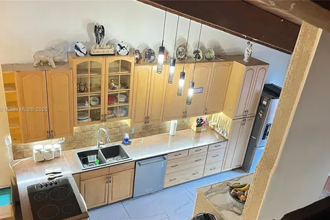 10110 Acorn Ln, Pembroke Pines FL 33026
