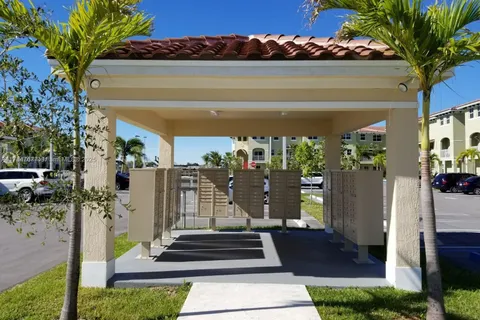 290 NW 109th Ave # 216, Miami FL 33172