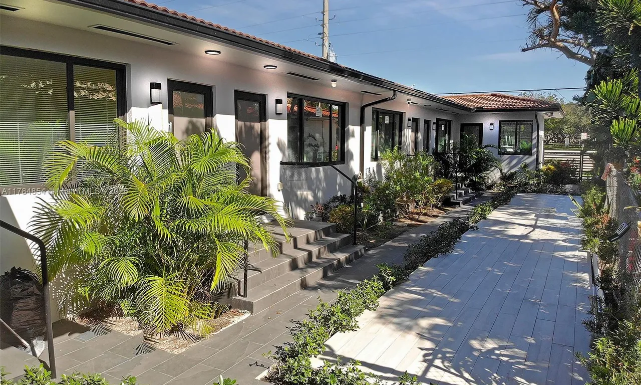 8333 Harding Ave # 3, Miami Beach FL 33141