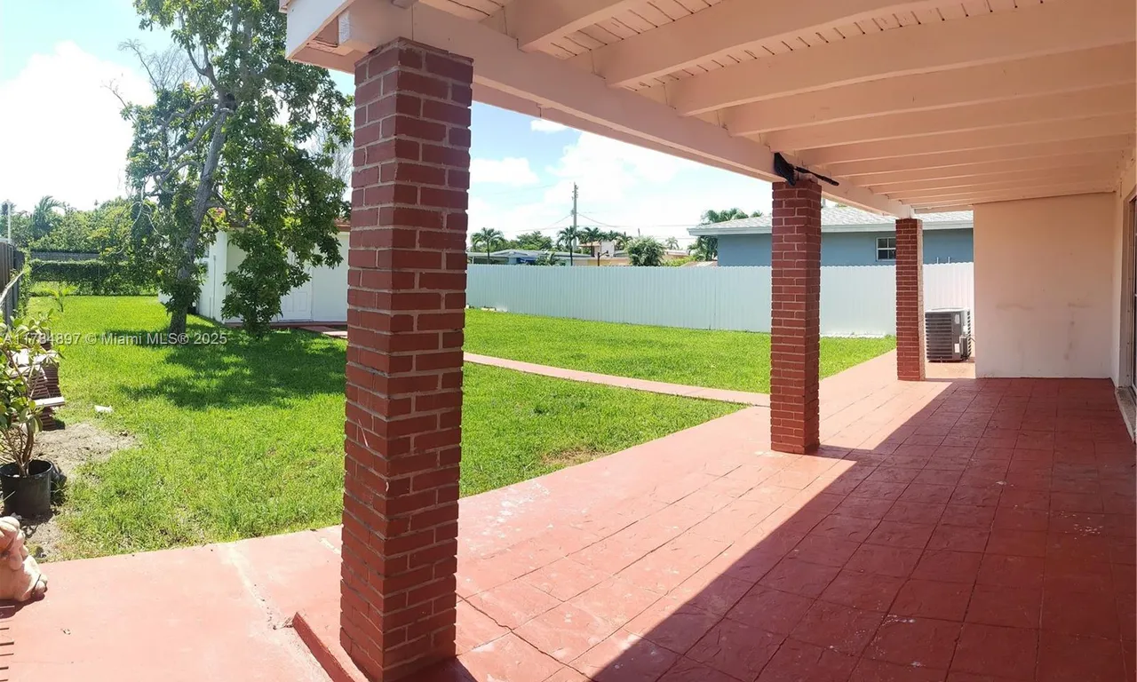3130 SW 65th Ave, Miami FL 33155