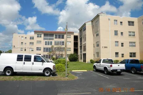 2850 Somerset Dr # 105L, Lauderdale Lakes FL 33311