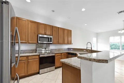 4339 W Whitewater Ave, Weston FL 33332