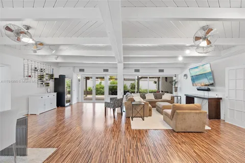 2666 NE 35th Dr, Fort Lauderdale FL 33308