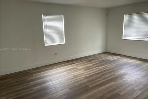 1460 NE 143rd St, North Miami FL 33161