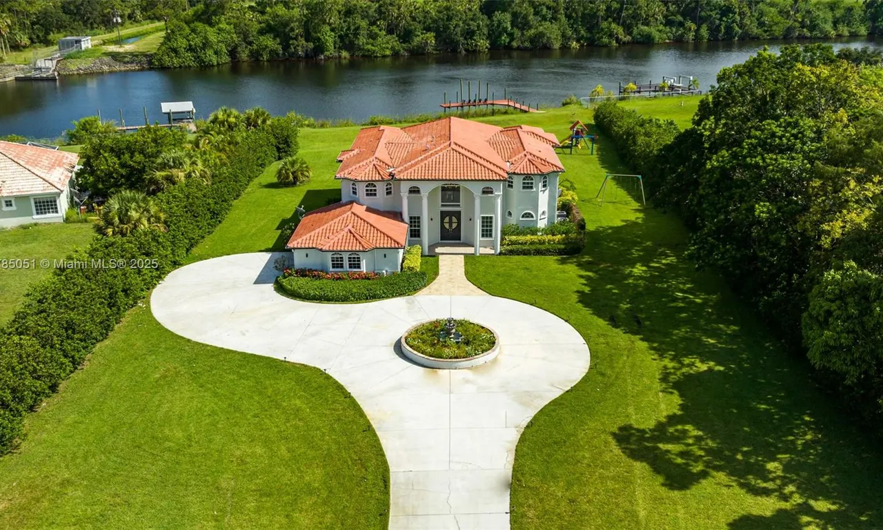 6152 SW Banks St, Palm City FL 34990