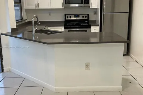 3200 San Remo Cir # 3200, Homestead FL 33035