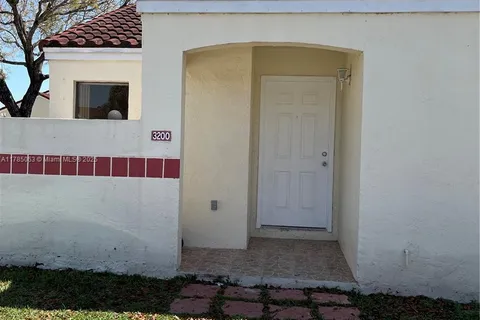3200 San Remo Cir # 3200, Homestead FL 33035