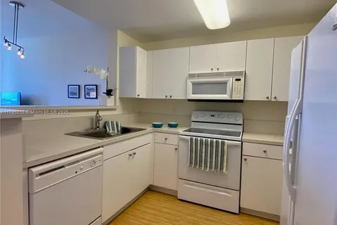 10 Aragon Ave # 1218, Coral Gables FL 33134