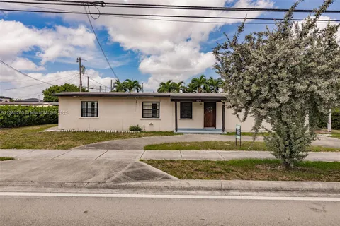 3320 SW 97th Ave, Miami FL 33165