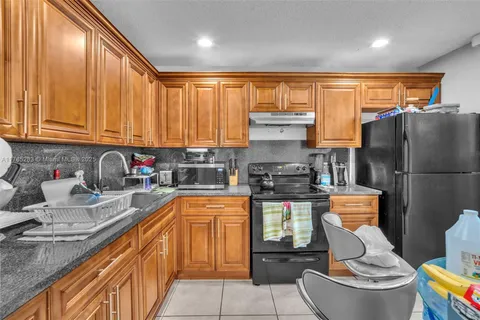 1359 Hampton Blvd, North Lauderdale FL 33068