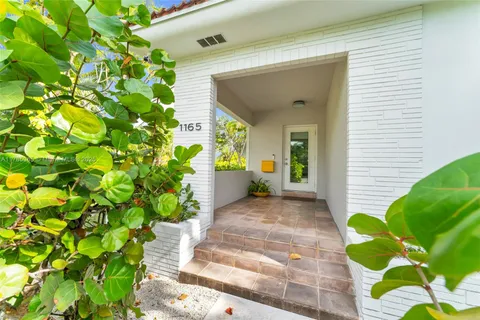 1165 NE 105th St, Miami Shores FL 33138