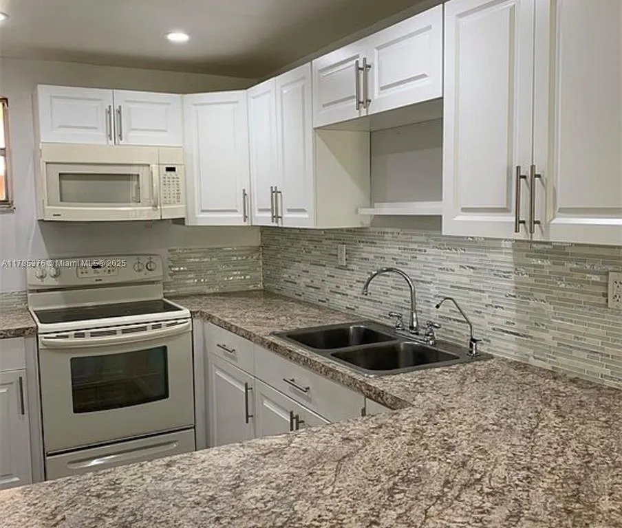 1810 W 56th St # 3127, Hialeah FL 33012
