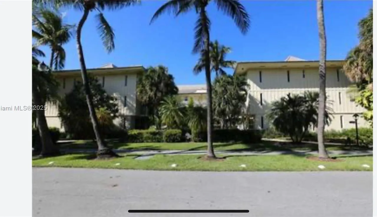255 Sunrise Dr # 203, Key Biscayne FL 33149