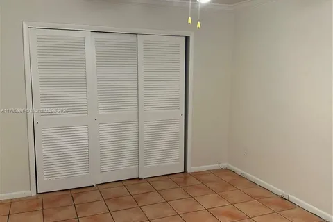 255 Sunrise Dr # 203, Key Biscayne FL 33149