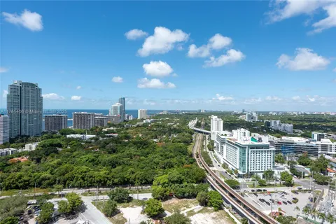 60 SW 13th St # 2609, Miami FL 33130