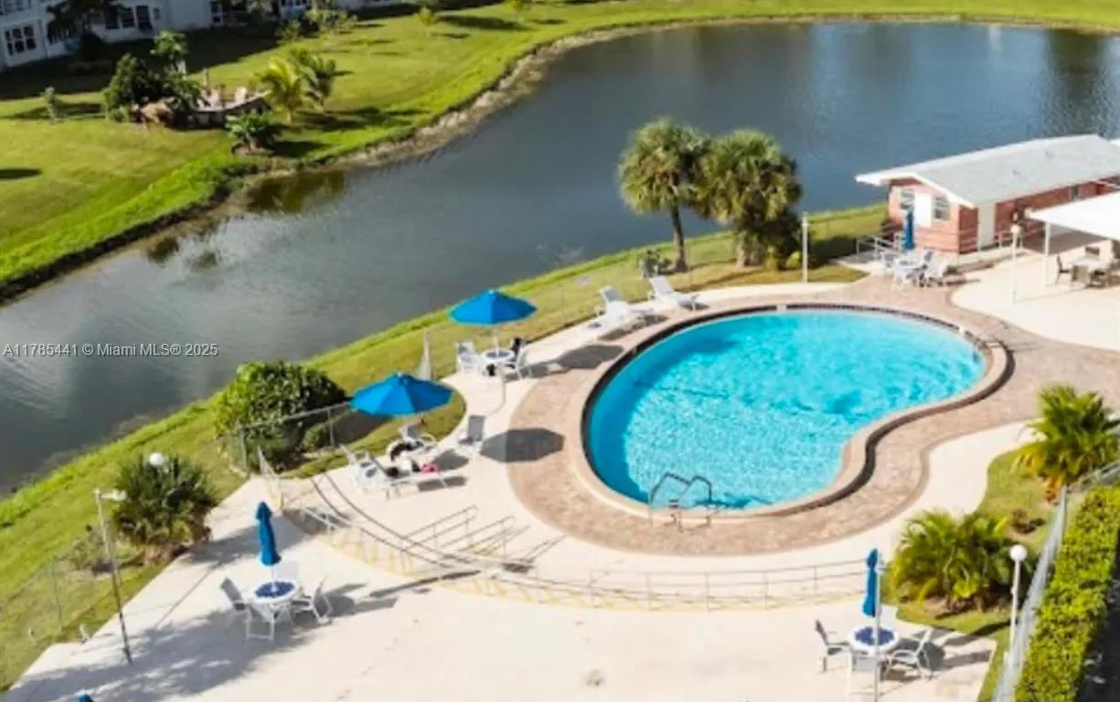 102 Northampton F # 102, West Palm Beach FL 33417
