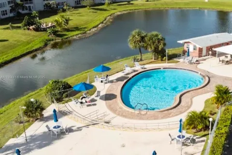 102 Northampton F # 102, West Palm Beach FL 33417